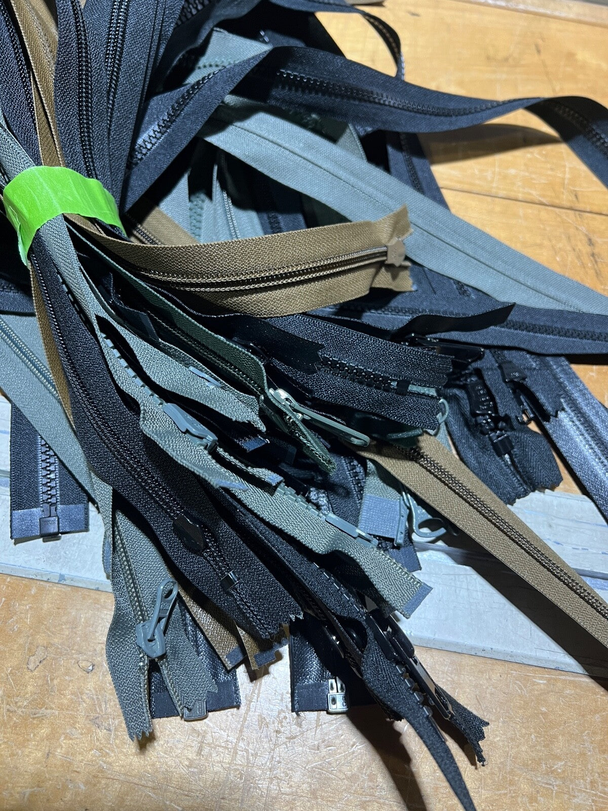 Lot of Mixed YKK & IDEAL Military Zippers – Assorted Colors & Lengths 10-pk USA