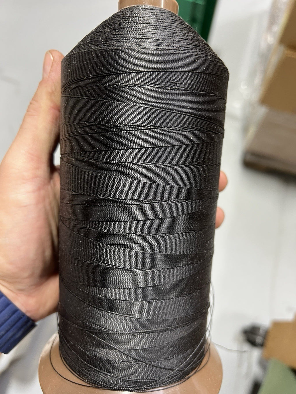 A&E Bonded Polyester Thread T-135 Size M Black 2 lb Spool Industrial USA